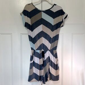 Egs 
* Geometric weekend romper with pockets!